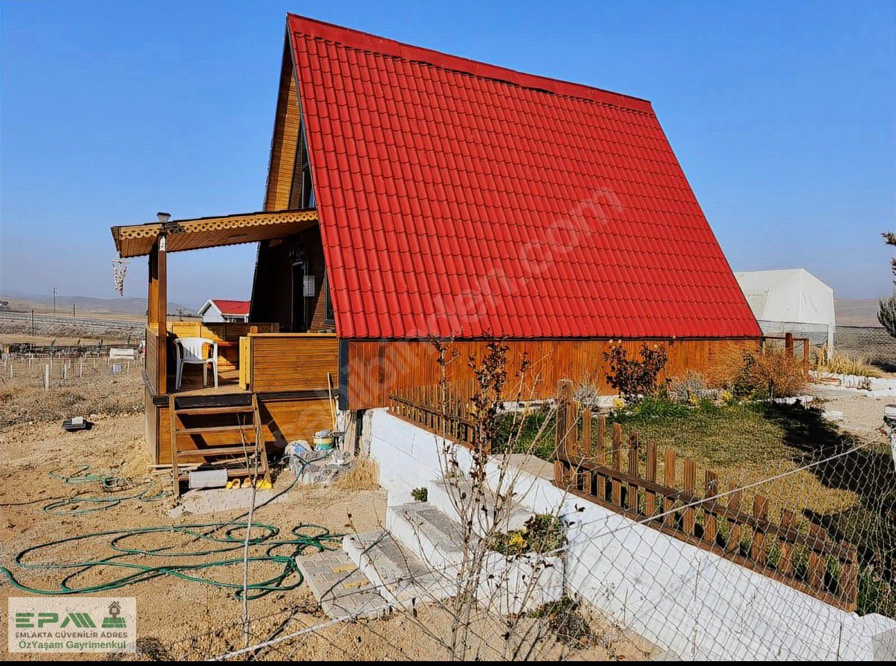 KALE YOLU ÜZERİNDE SATILIK BAHÇE 500 M2 BUNGALOV EV ÖZEL YAPİM